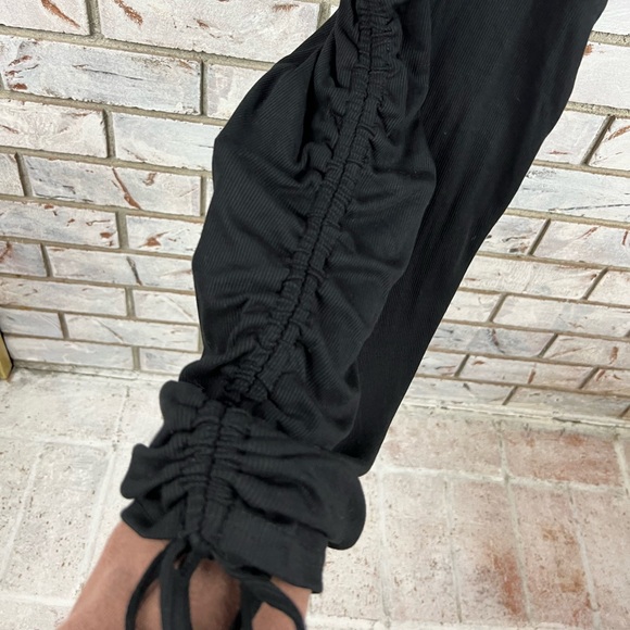 BB Dakota by Steve Madden | Black Fitted Dress - Picture 4 of 8